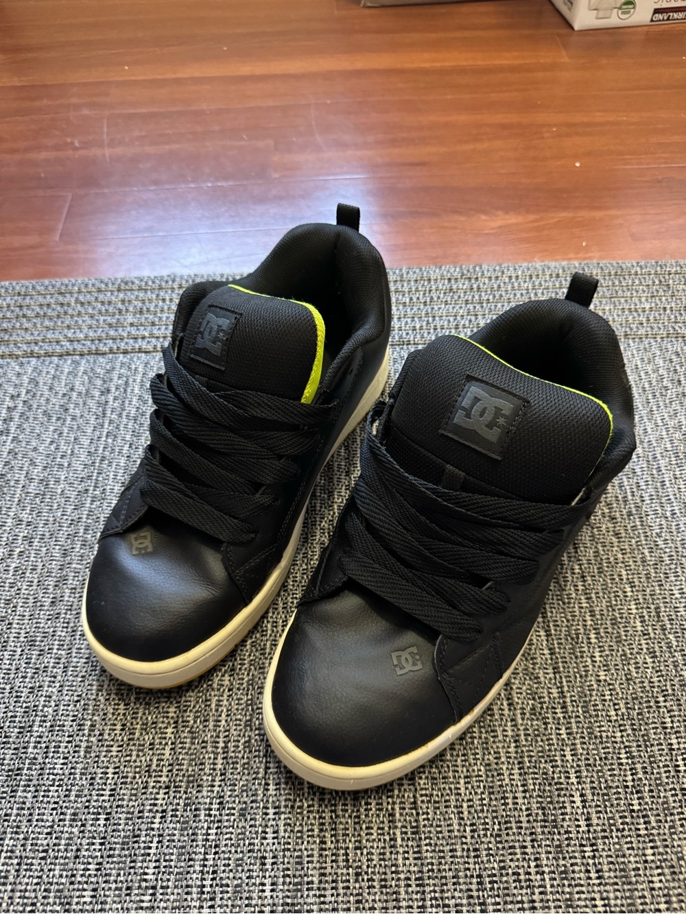 DC Shoes Court Graffik SE Men's Skate Sneakers, Black Lime Size 11.5